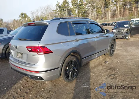 2022 Volkswagen Tiguan 2.0T Se R-Line Black z USA, uszkodzony, nr VIN 3VV8B7AX8NM049373
